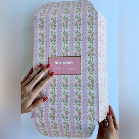 STANLEY X LOVE SHACK FANCY 40oz HEIRLOOM - Picture 6 of 6